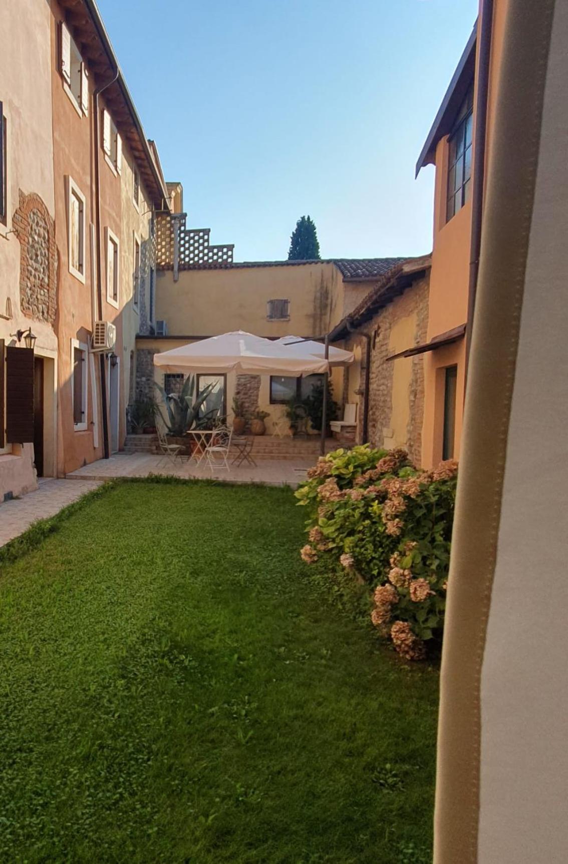 Gesuitirooms Sona Esterno foto